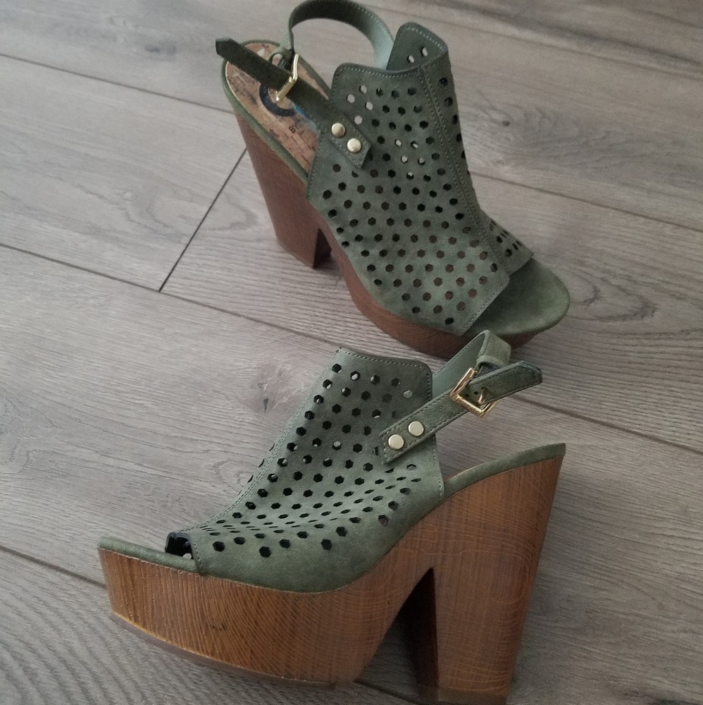 G by guess Olive green heels
